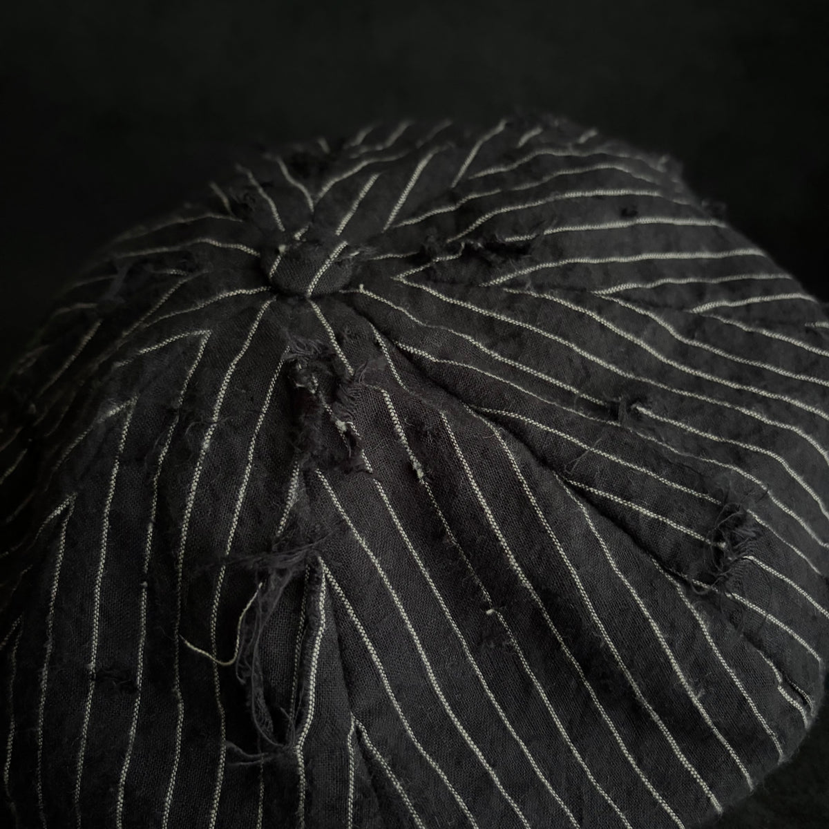 Yarn-dyed stripe damage casquette