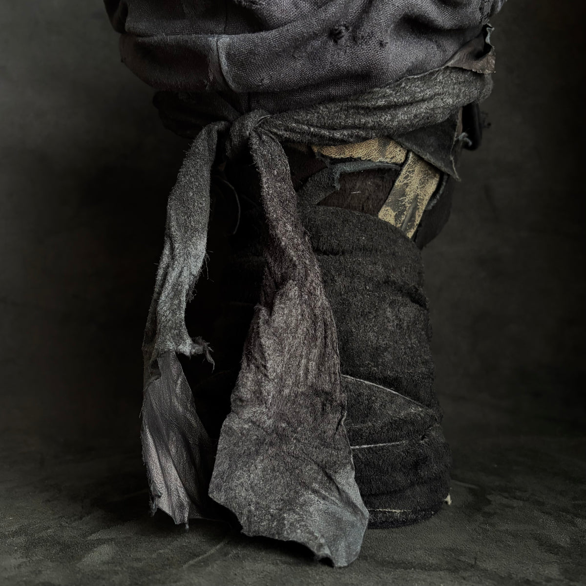 Black linen damage martial turn cap