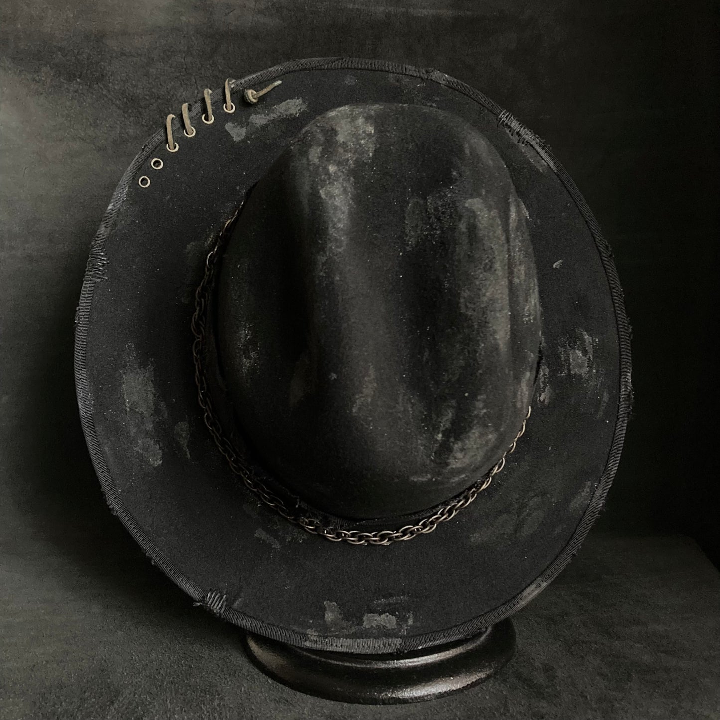 Stain paint western chain hat