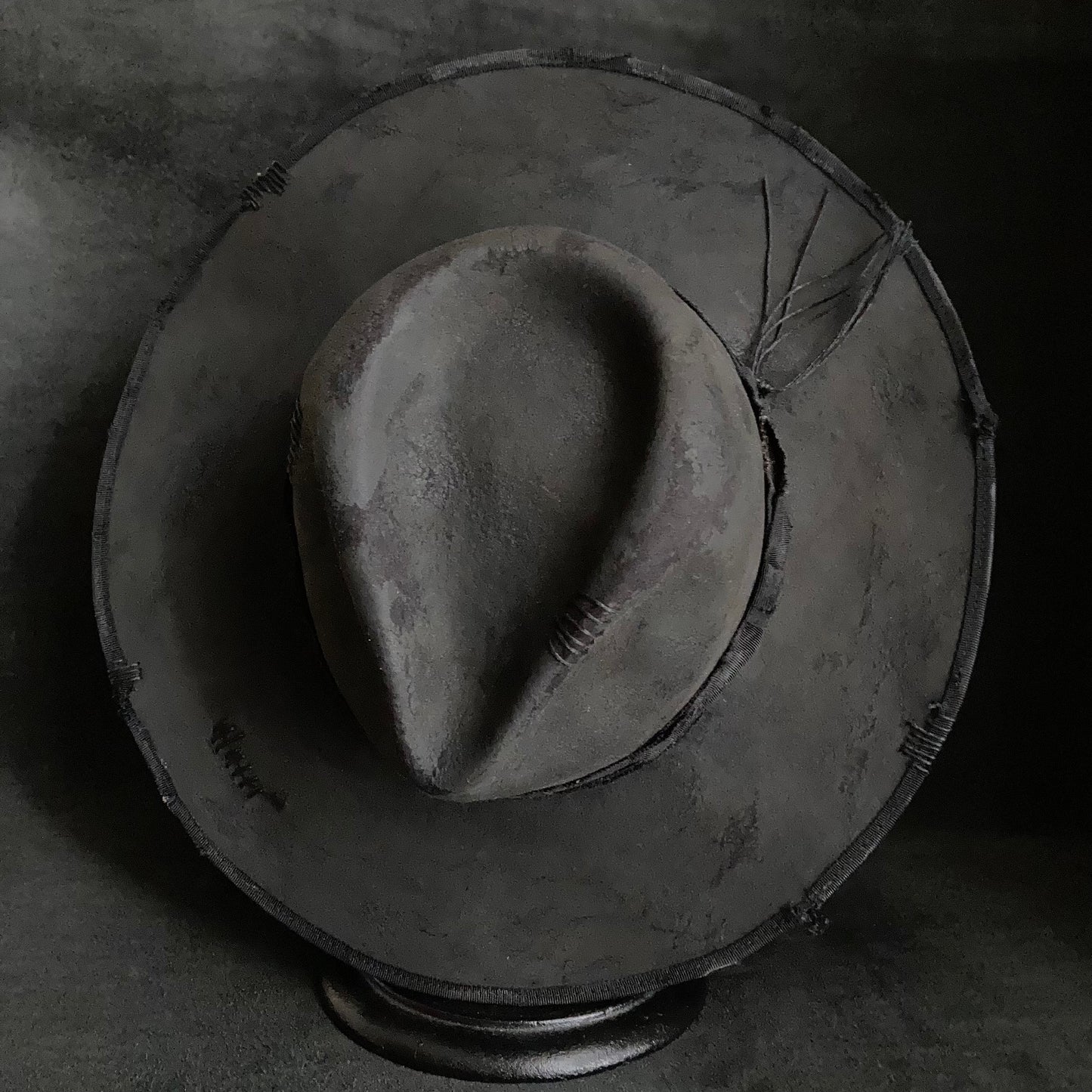 Charcoal damage grosgrain ribbon fedora hat