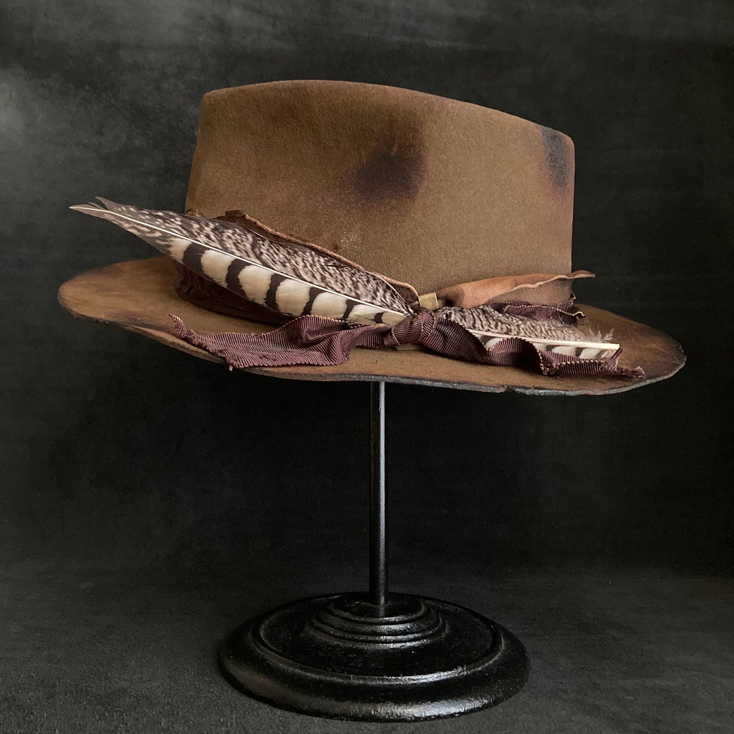 Dirt mind feather fedora hat