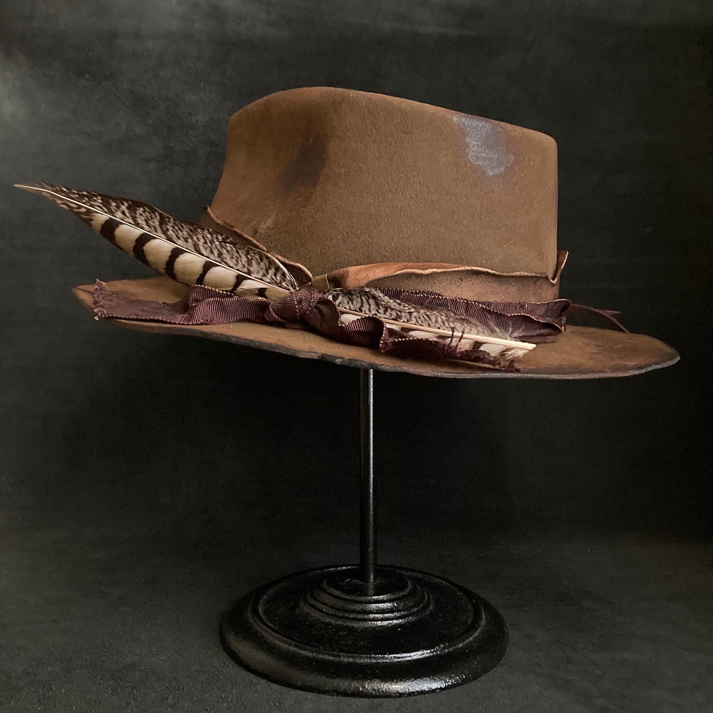 Dirt mind feather fedora hat