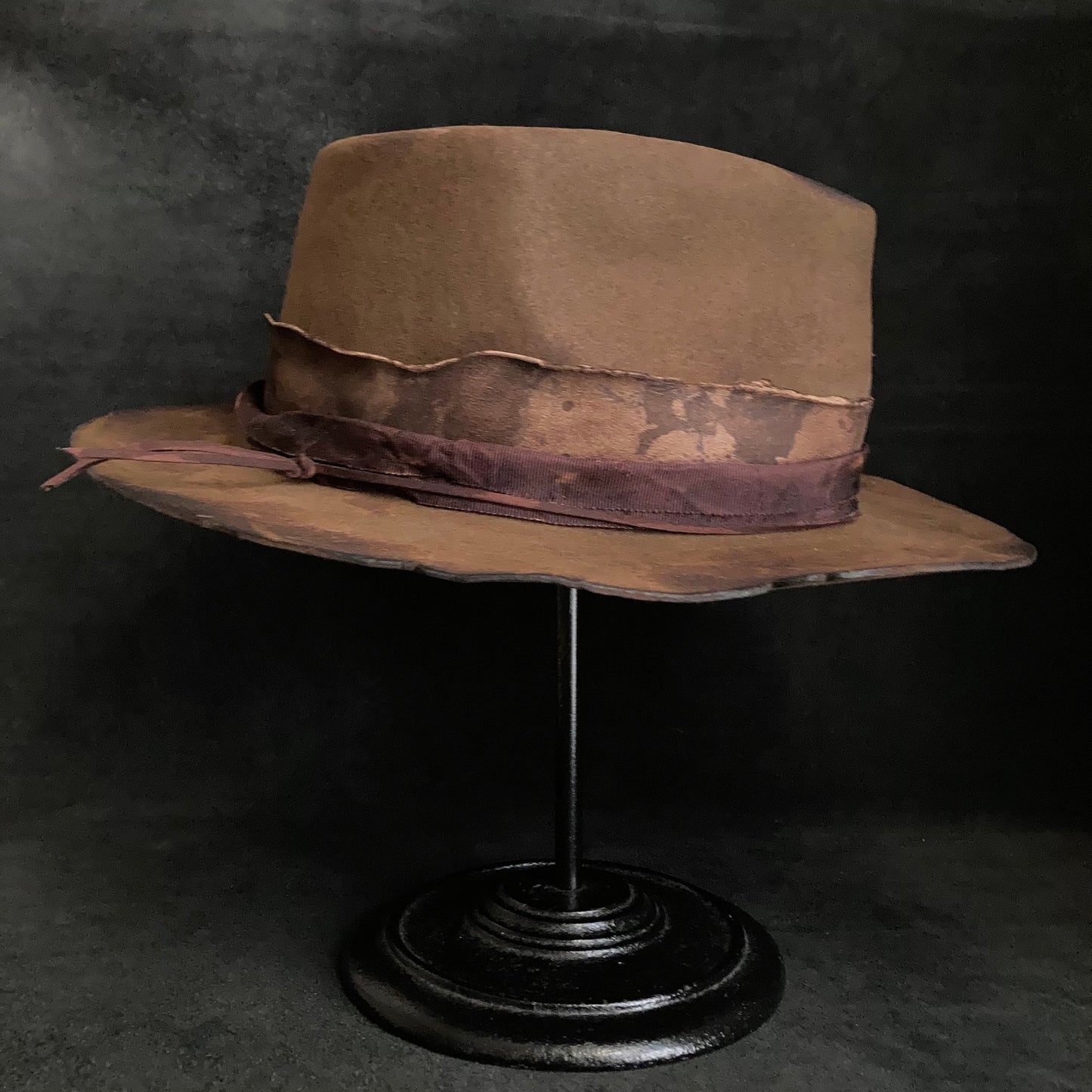 Dirt mind feather fedora hat