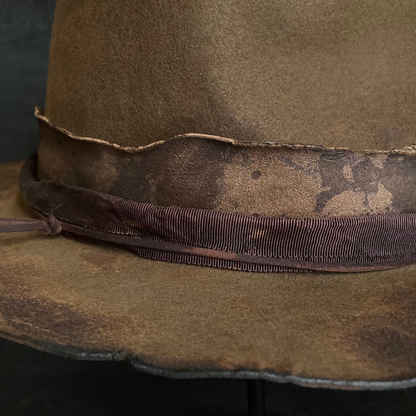 Dirt mind feather fedora hat