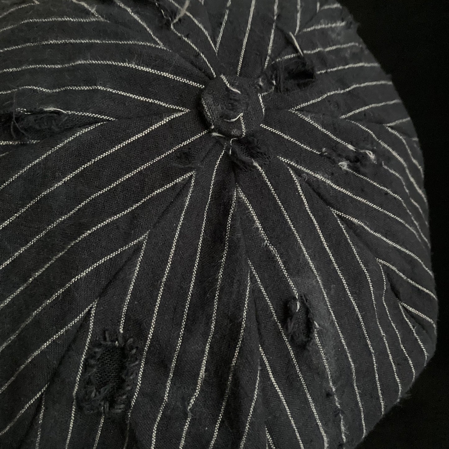 Yarn-dyed stripe damage casquette