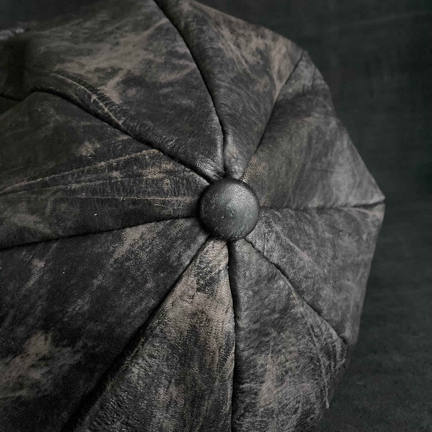 Rubbed deer leather casquette