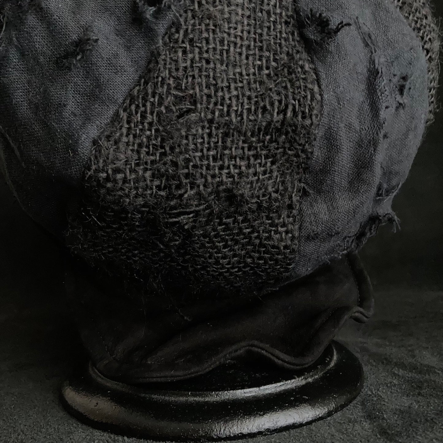 Black jute damage casquette