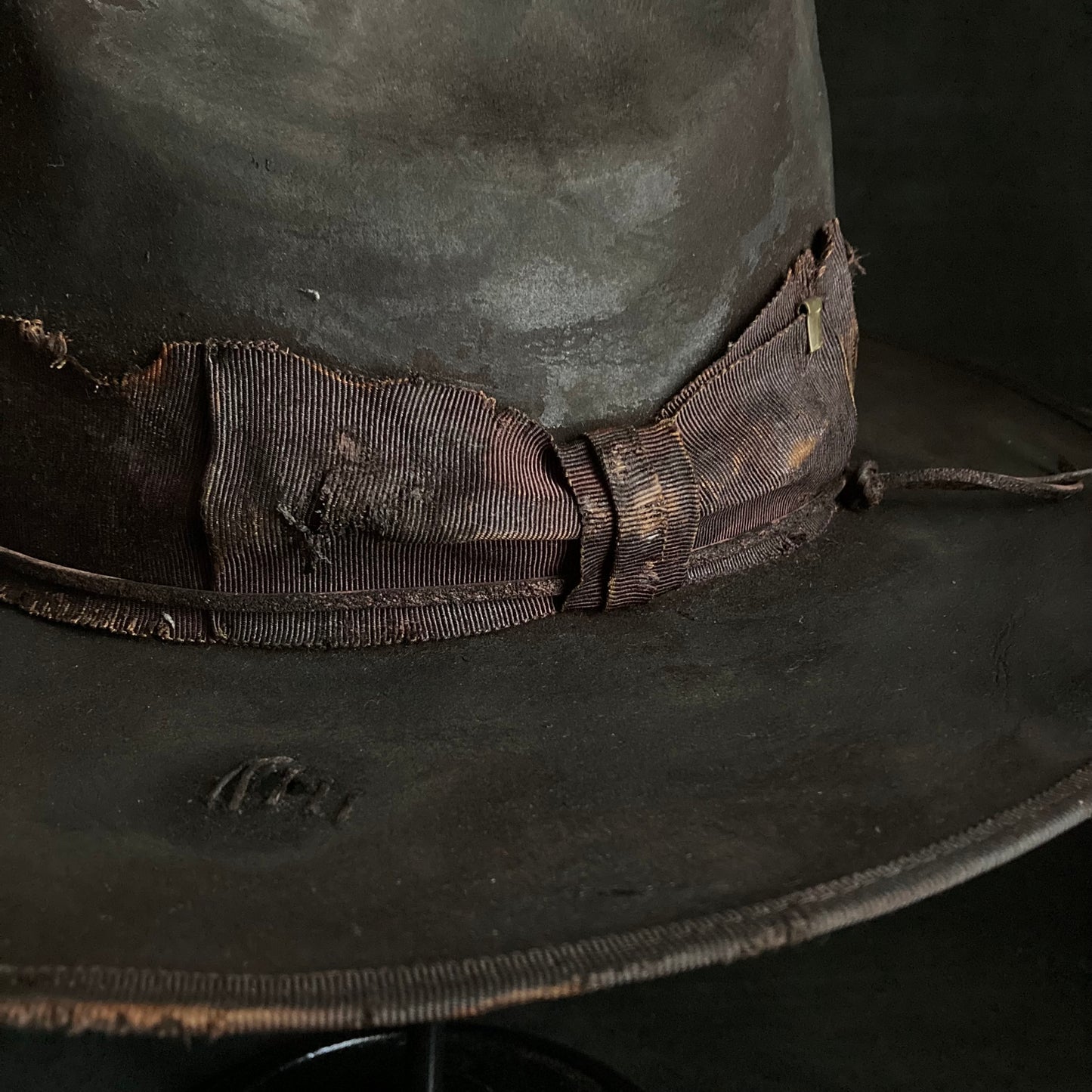 Dark brown beaver western hat