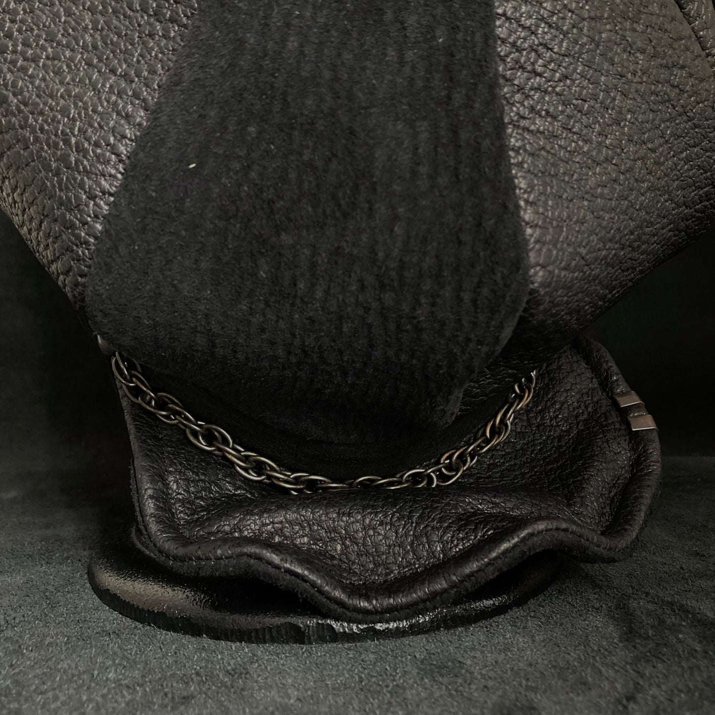 Peccary black mutual leather casquette