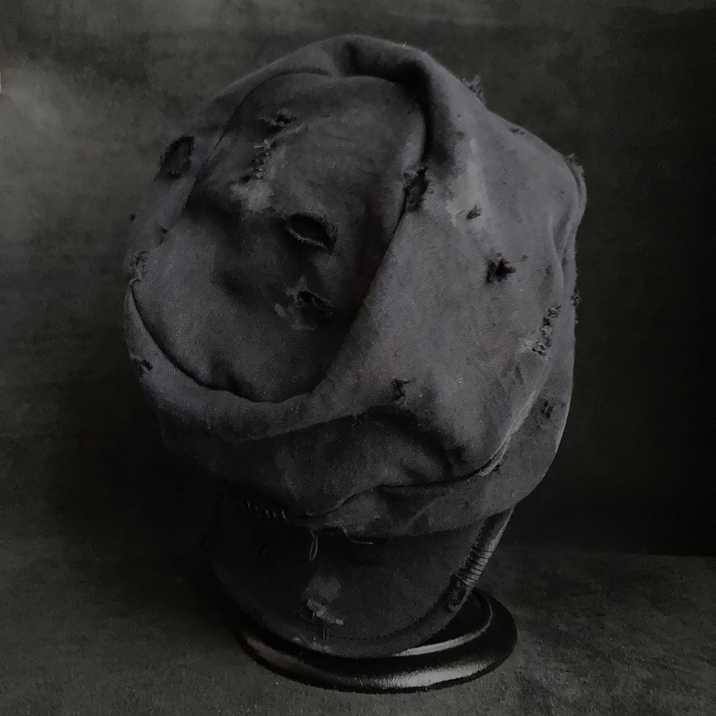 Reserved item (Black linen damage turn cap (brim core))