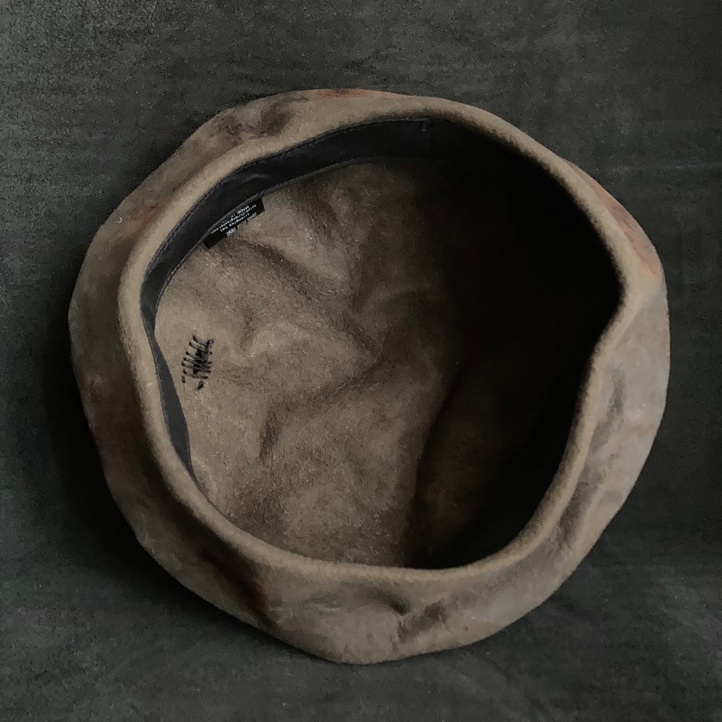 Wrinkled burnt brown rabbit beret