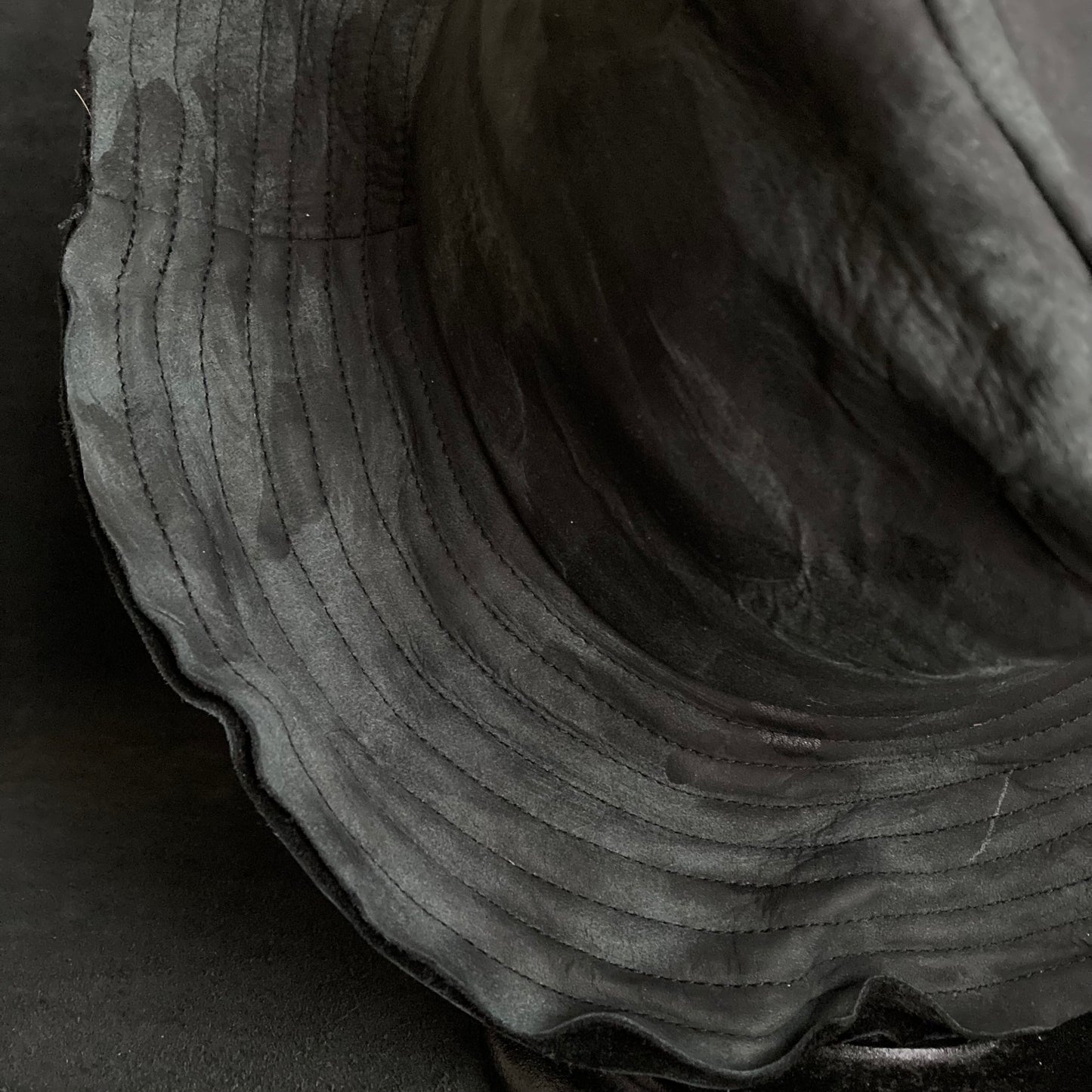 Darkness paint back leather fedora hat