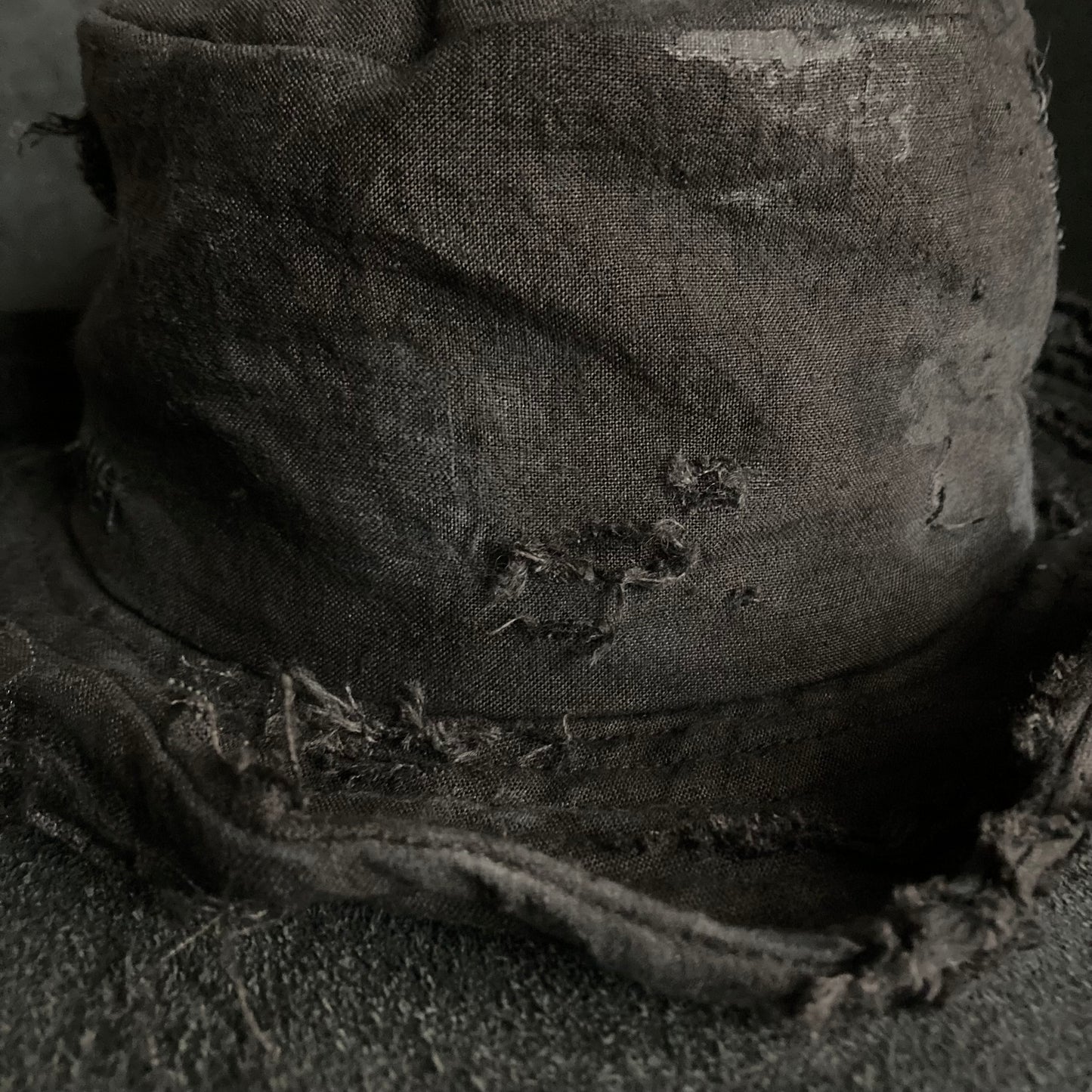 Thin black linen damage bucket hat