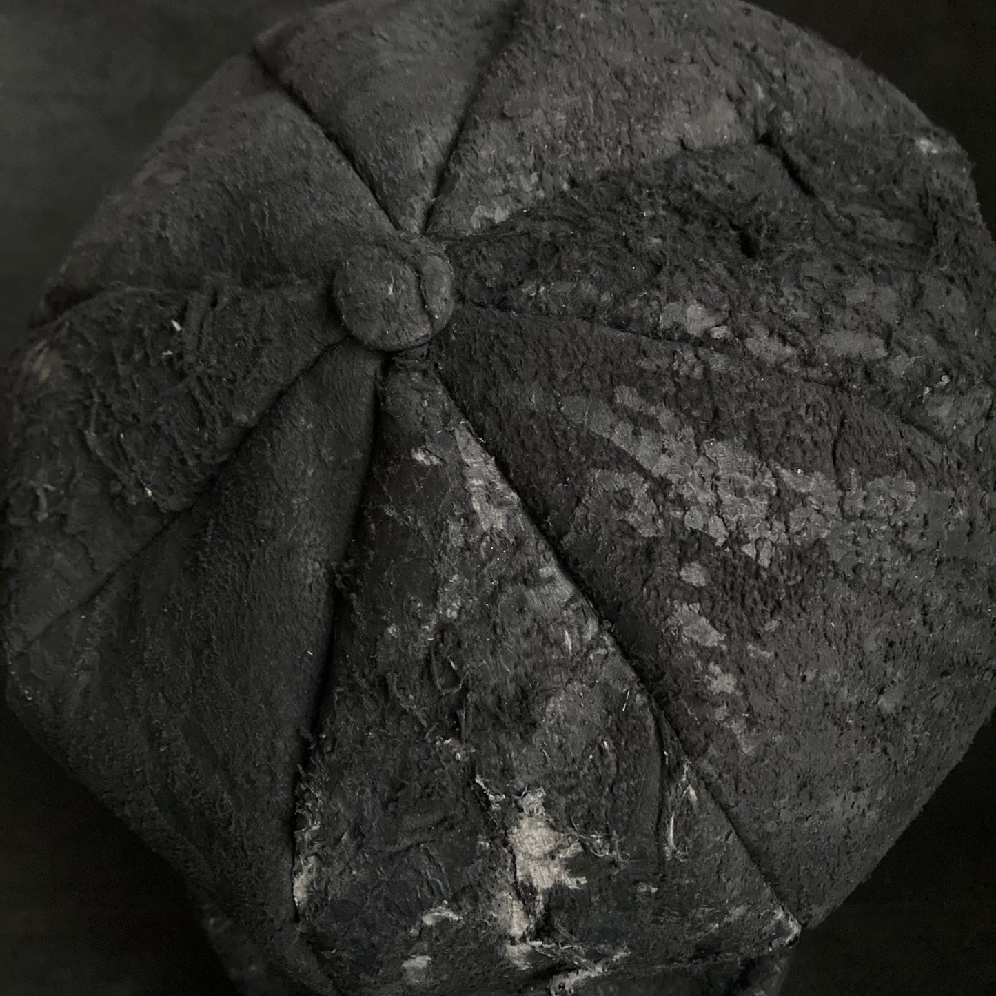 Scrape black leather casquette