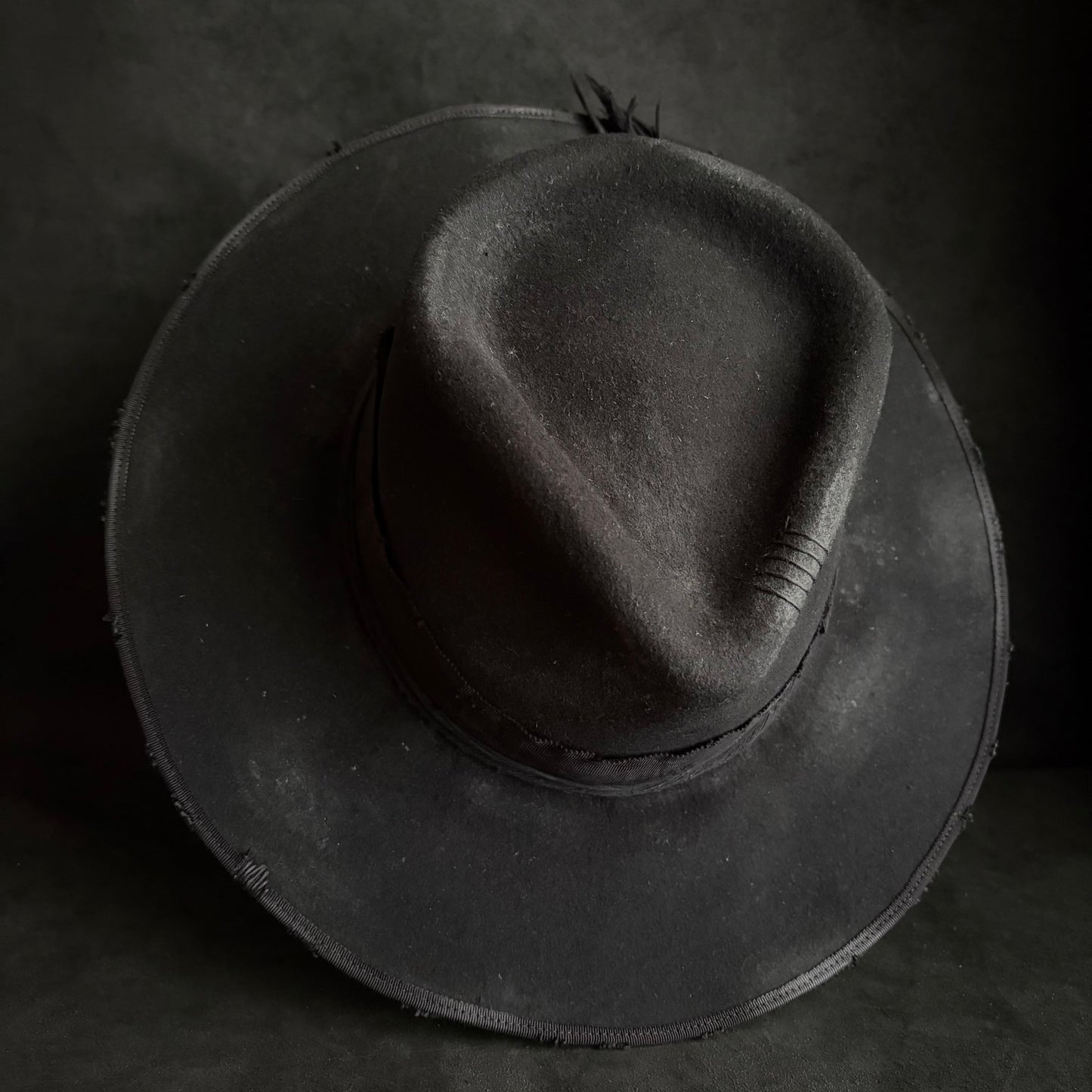 Correct black fedora hat (western weight)