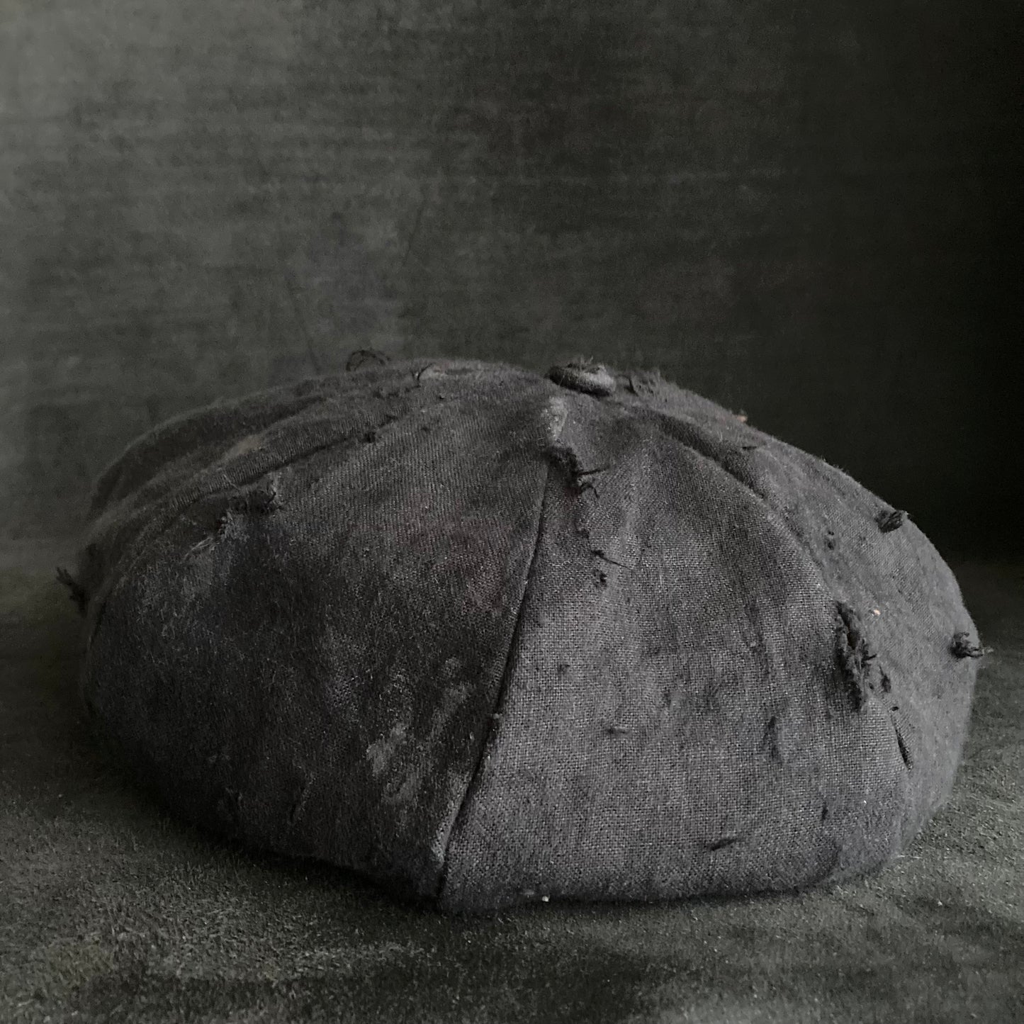 Big volume black linen damage casquette (brim core)