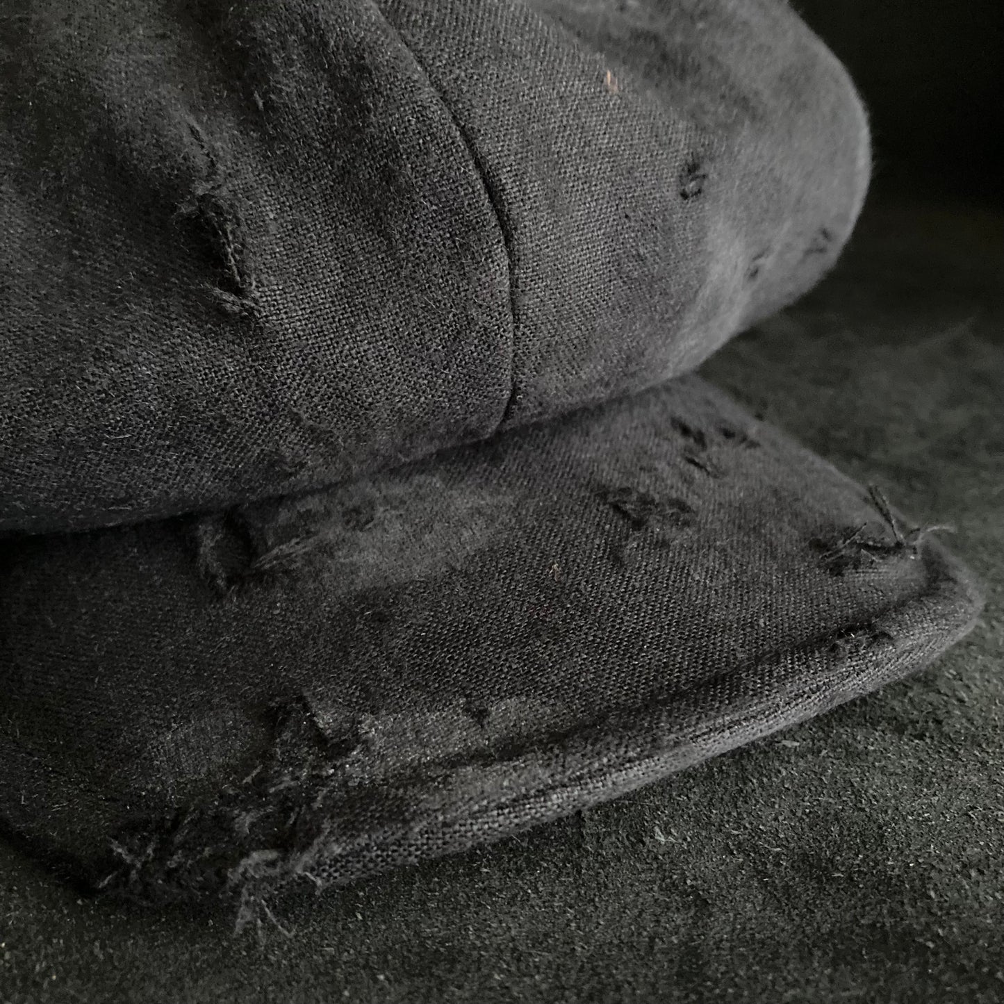 Big volume black linen damage casquette (brim core)