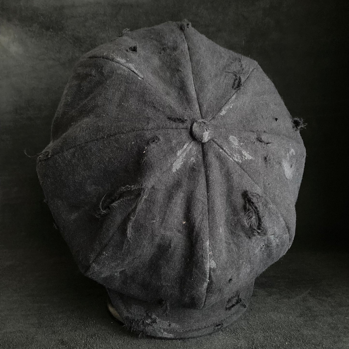 Big volume black linen damage casquette (brim core)
