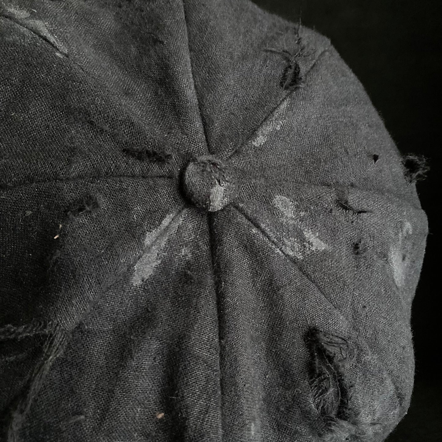 Big volume black linen damage casquette (brim core)