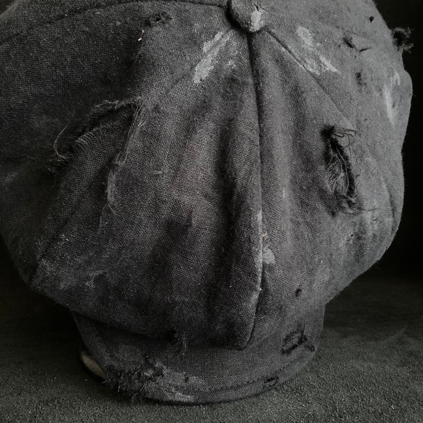 Big volume black linen damage casquette (brim core)