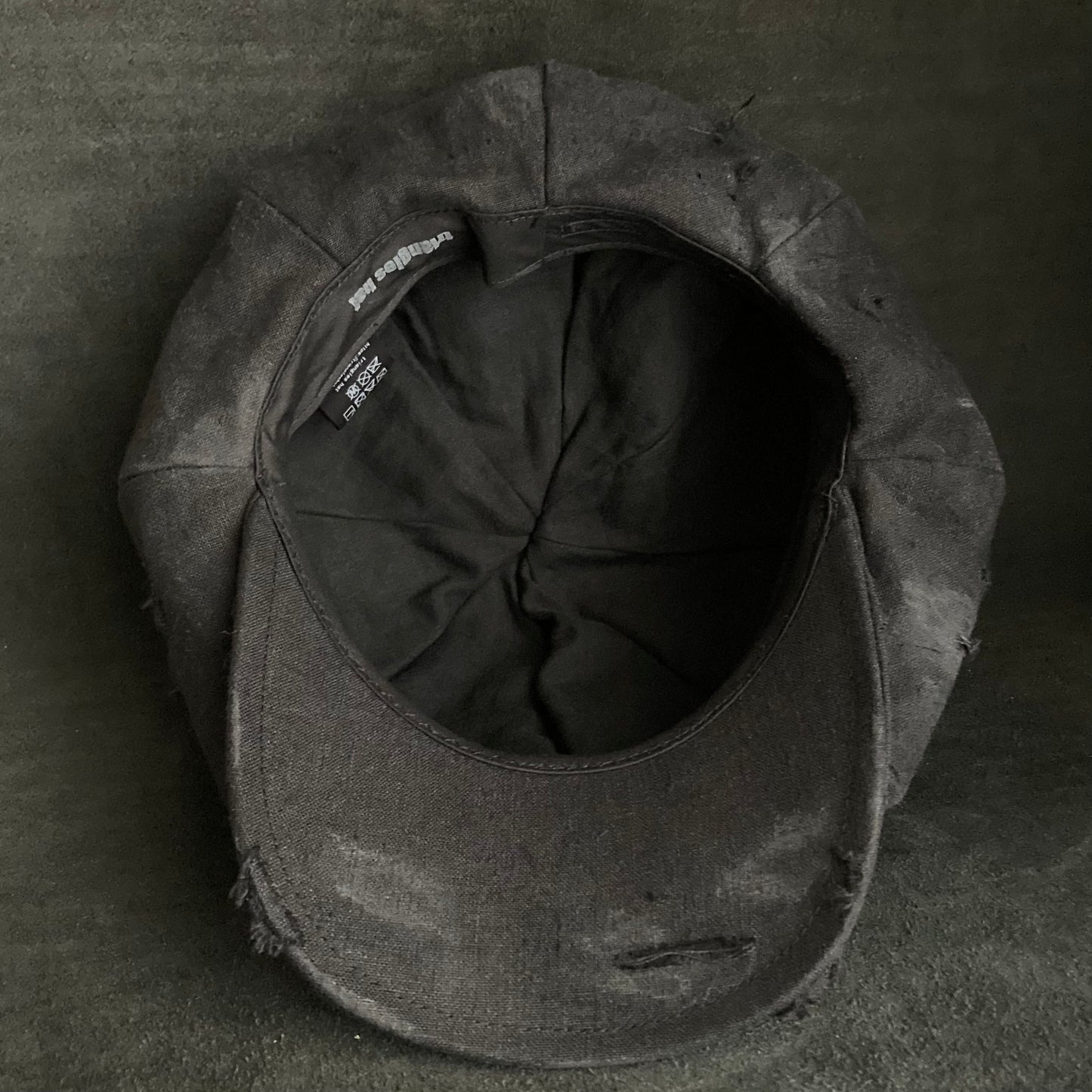 Big volume black linen damage casquette (brim core)