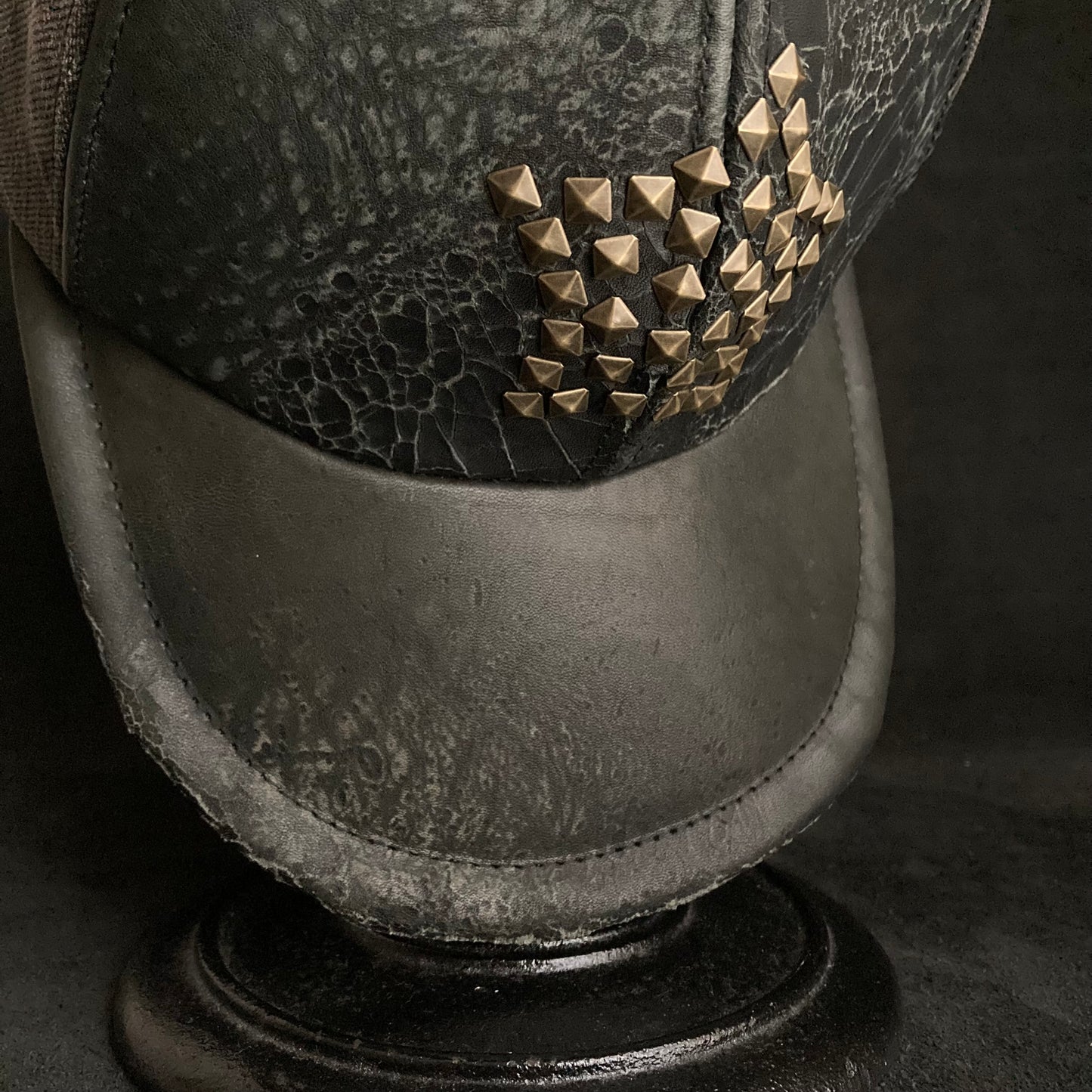 Reserved item (Cracked leather star 6panel cap )