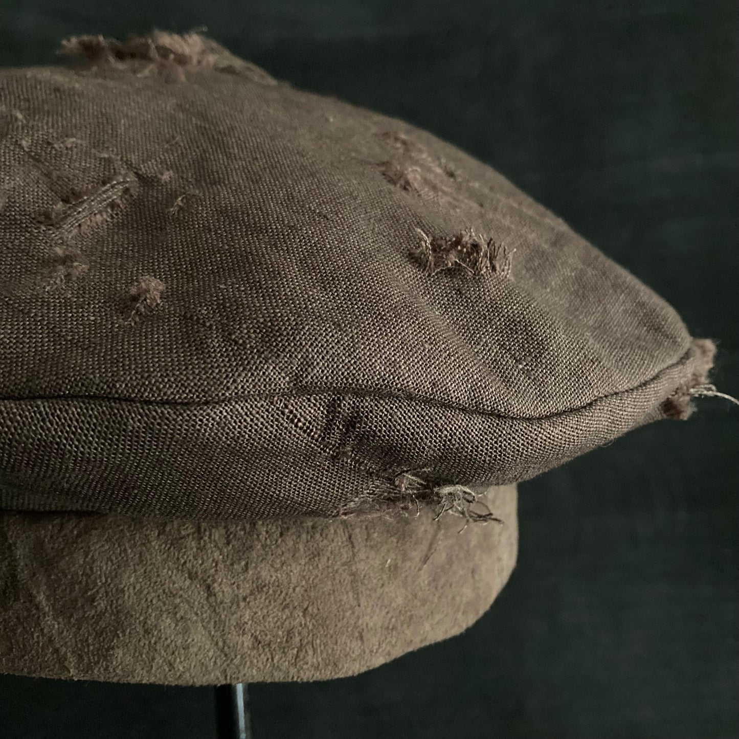 Brown linen leather strap beret
