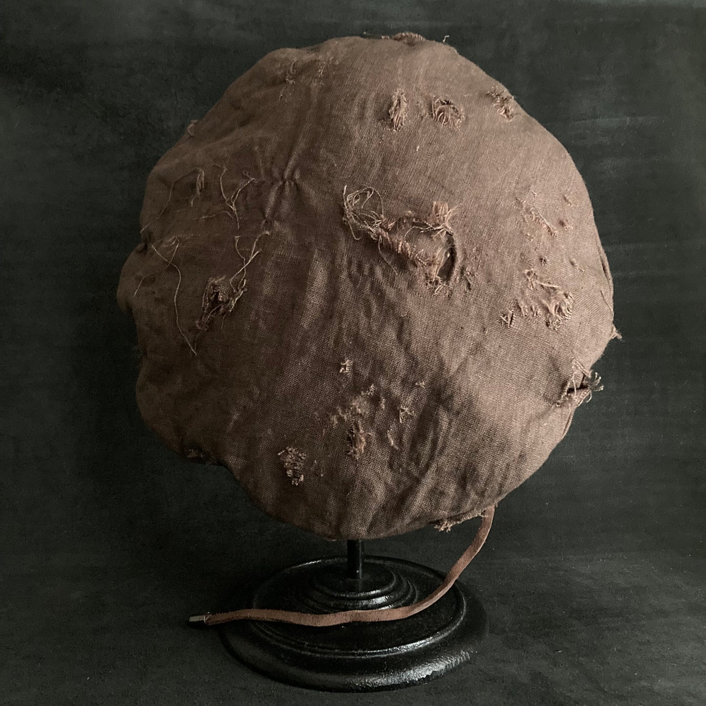 Brown linen leather strap beret