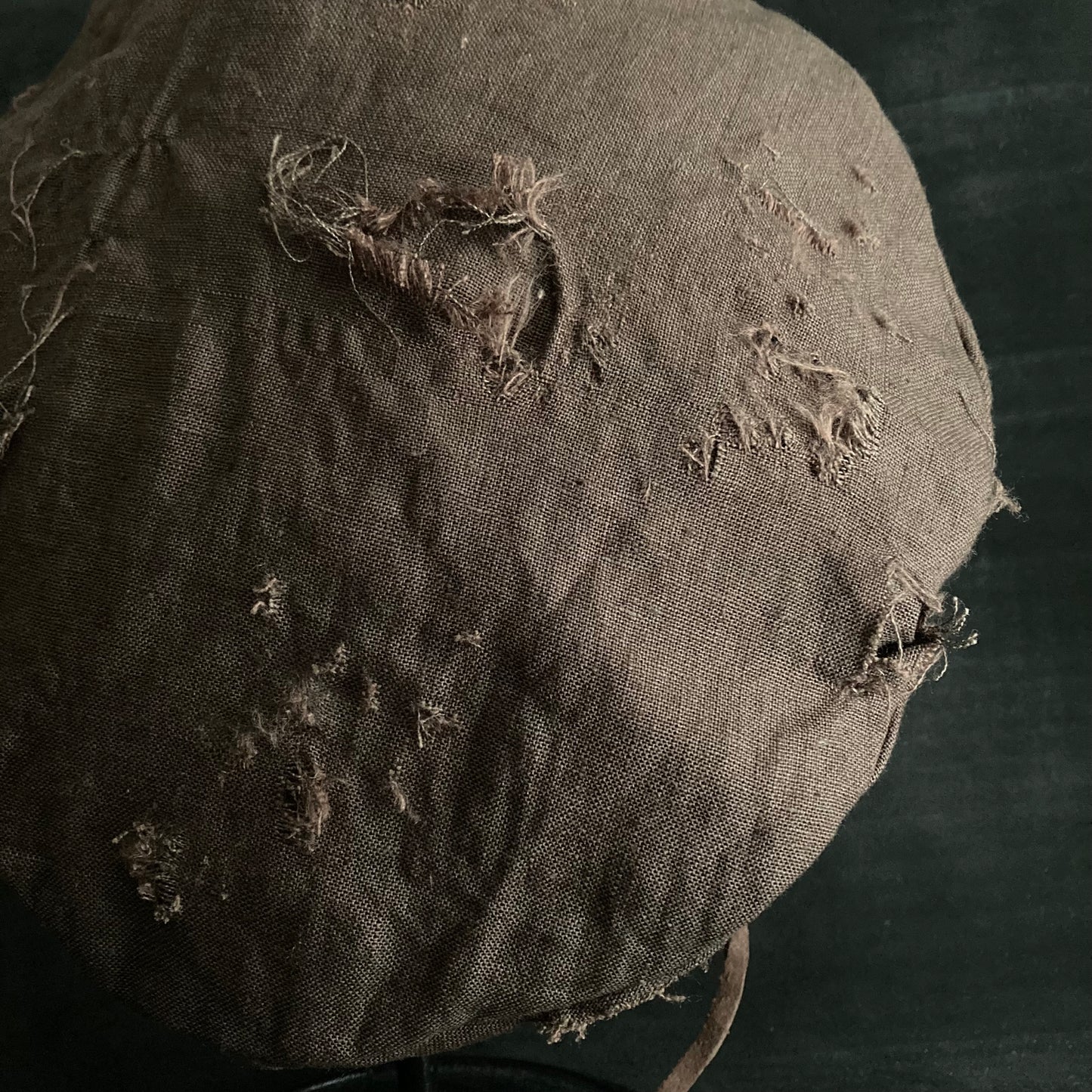 Brown linen leather strap beret
