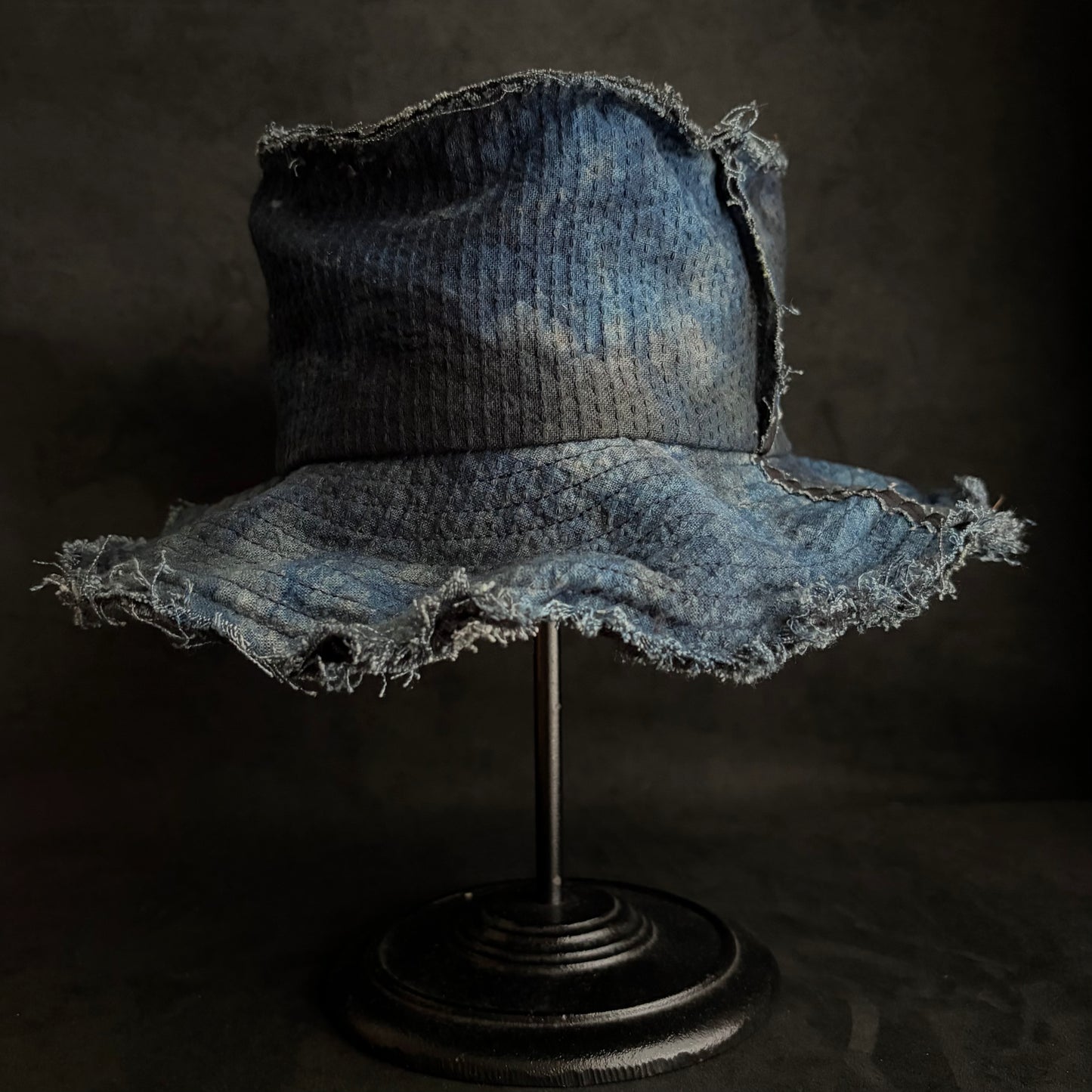 Unevenness dark indigo sashiko bucket hat