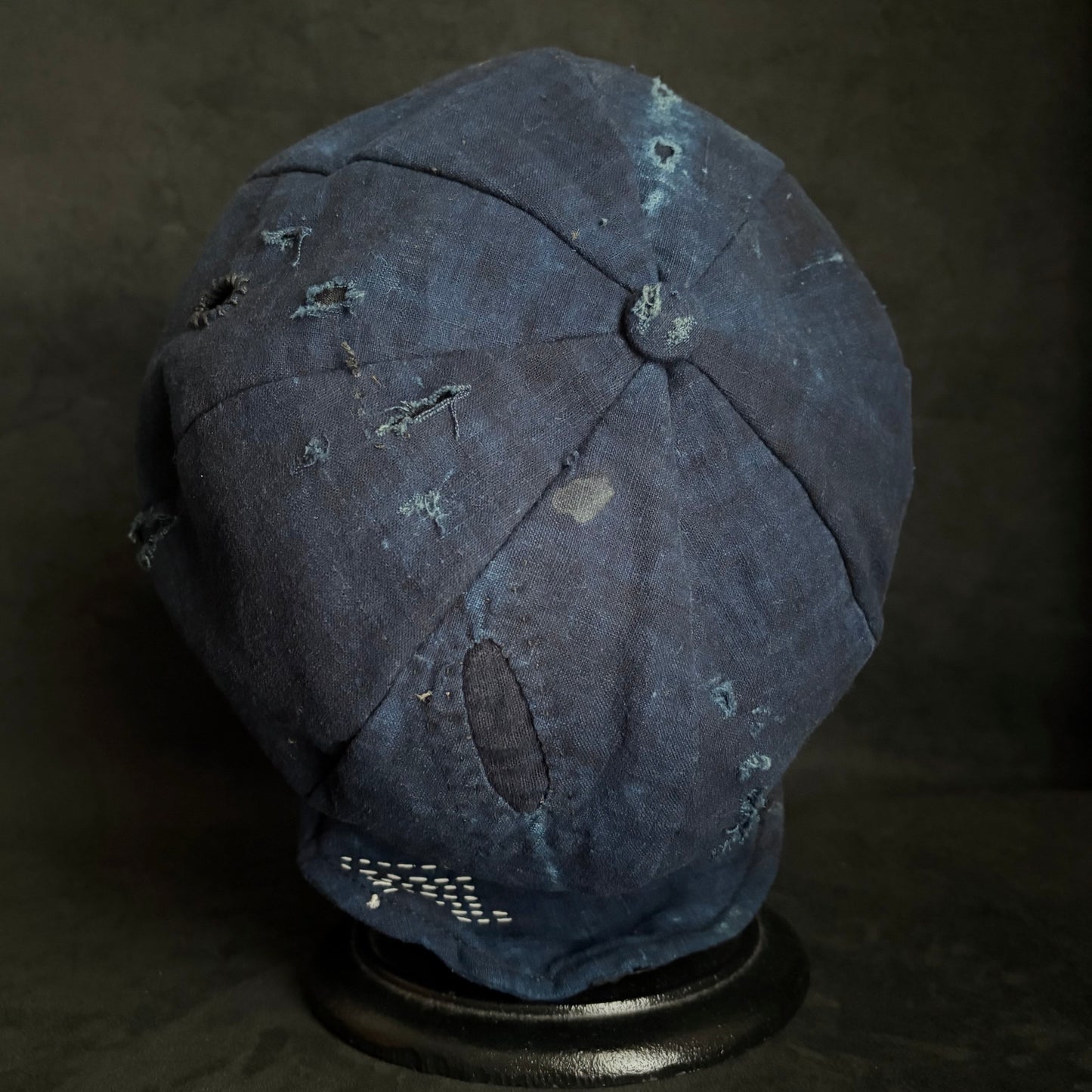 Indigo dyed hand stitch damage casquette