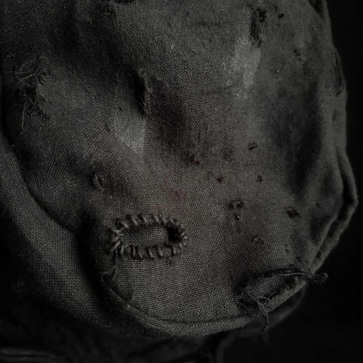 Black linen damage turn bucket hat