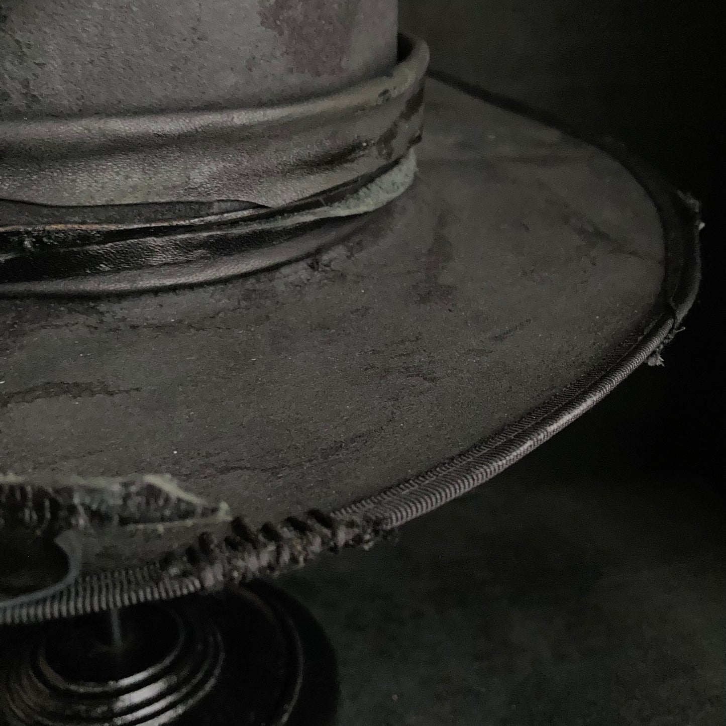 Charcoal crow damage flat hat