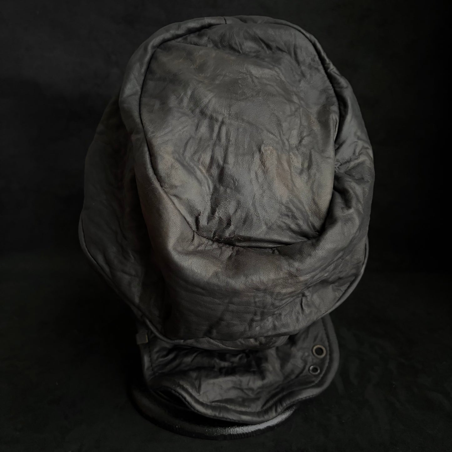 Trash wrinkle leather turn cap