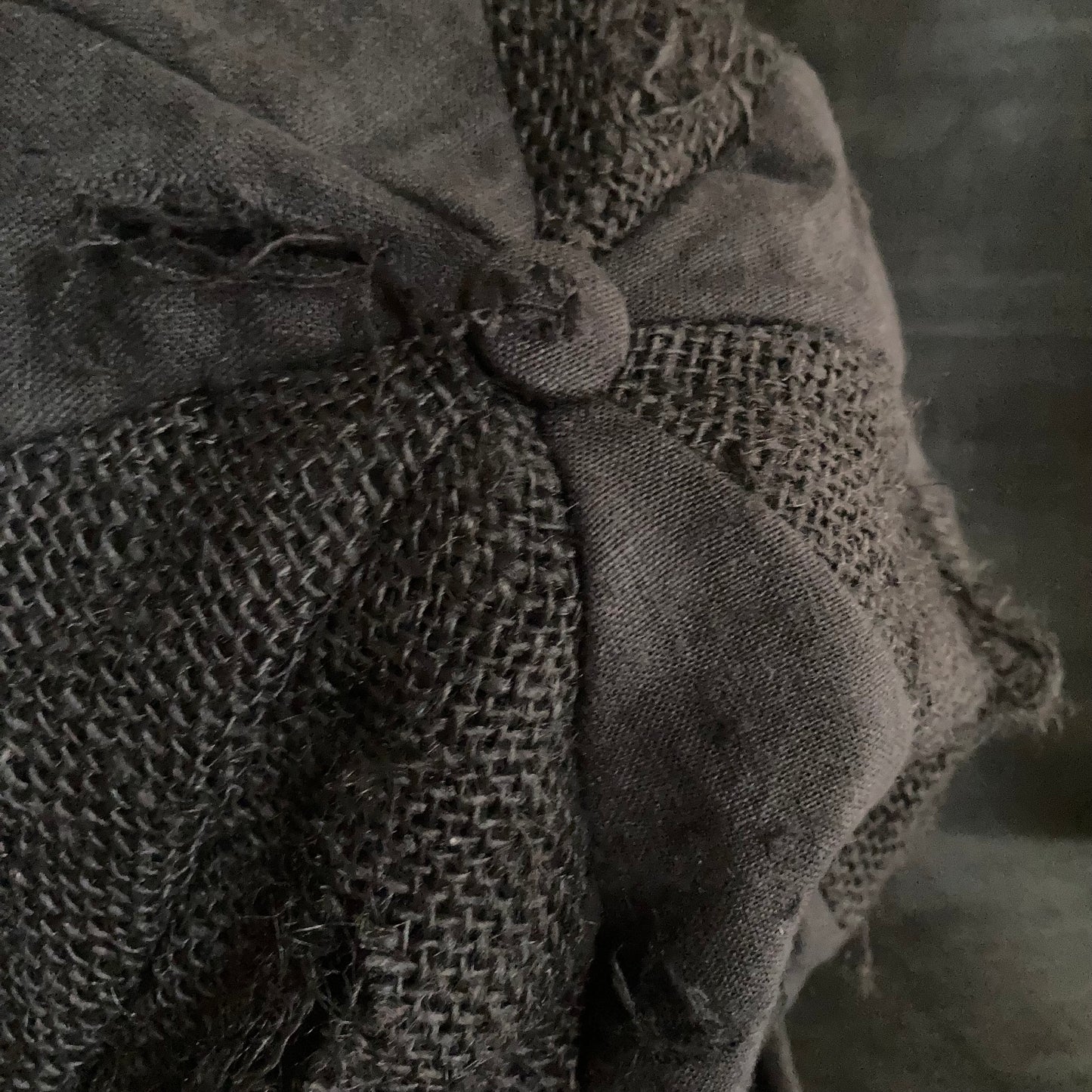 Black jute damage casquette