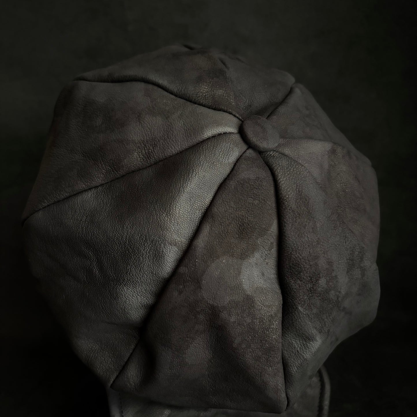 Black bleached solid casquette