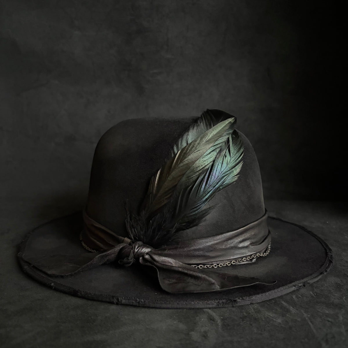 Defiance dull bowler hat