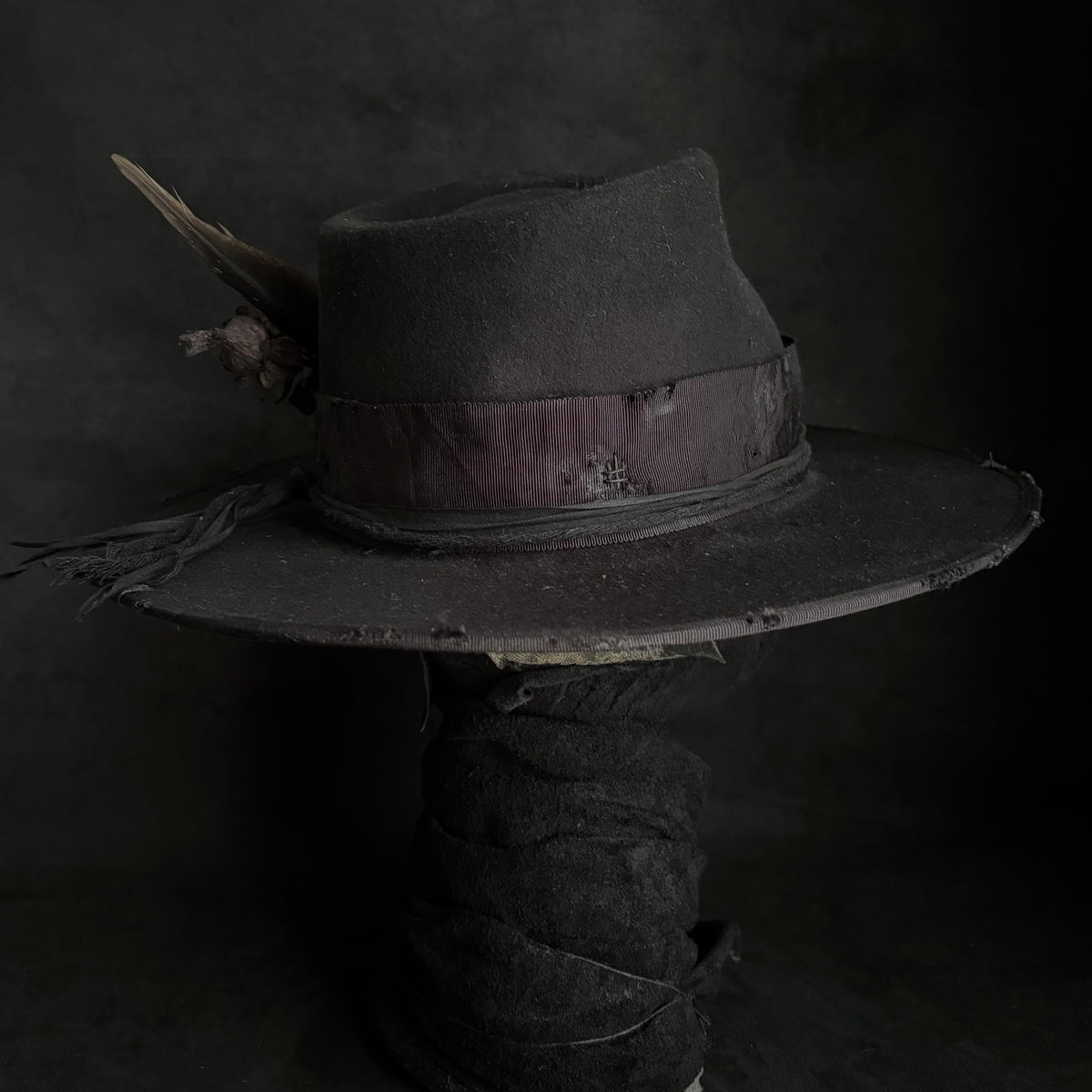Reserved item (Correct black fade fedora hat (western weight))