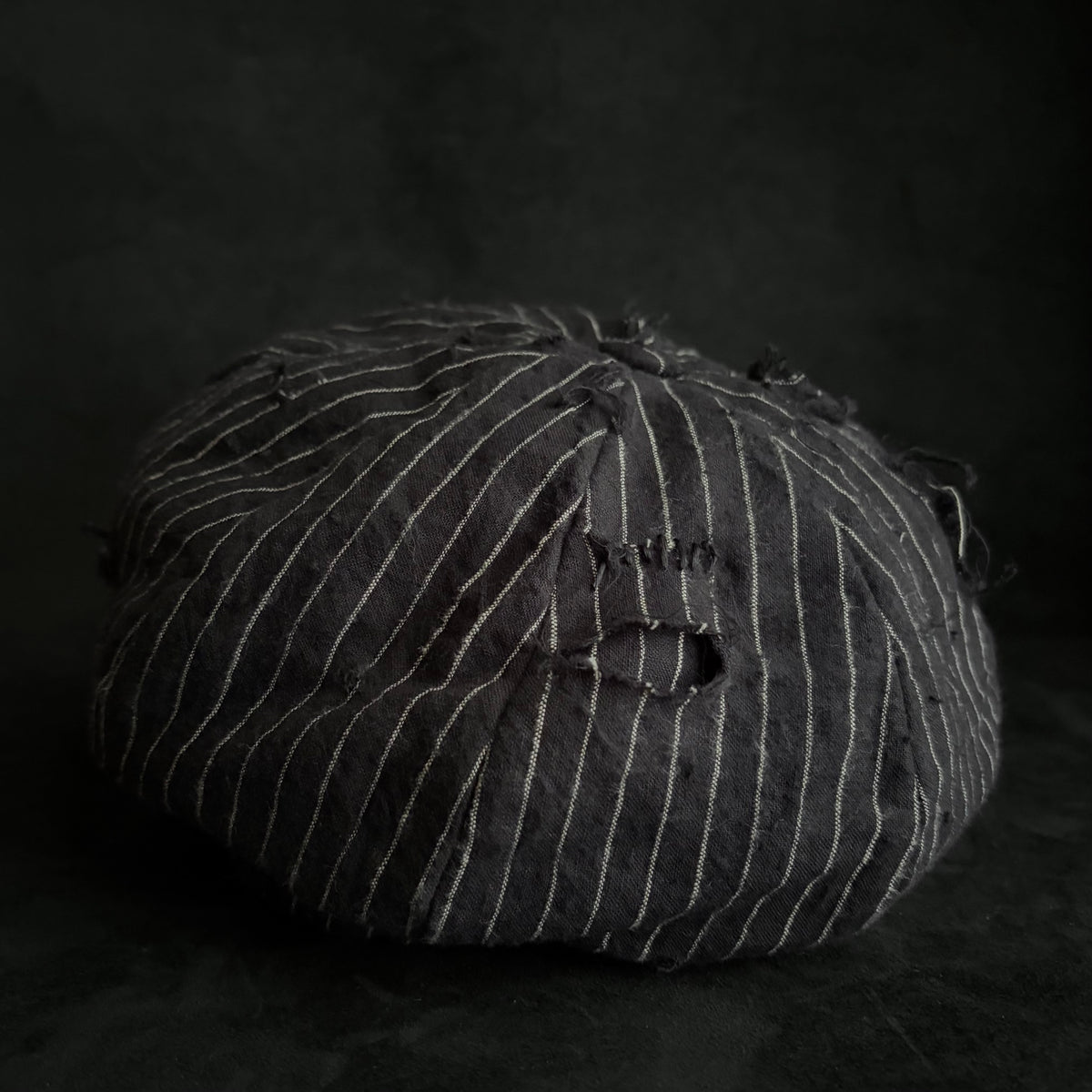 Yarn-dyed stripe damage casquette