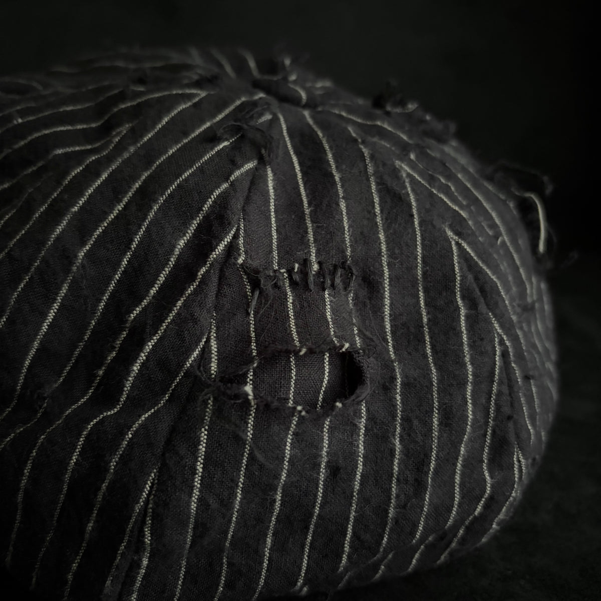 Yarn-dyed stripe damage casquette