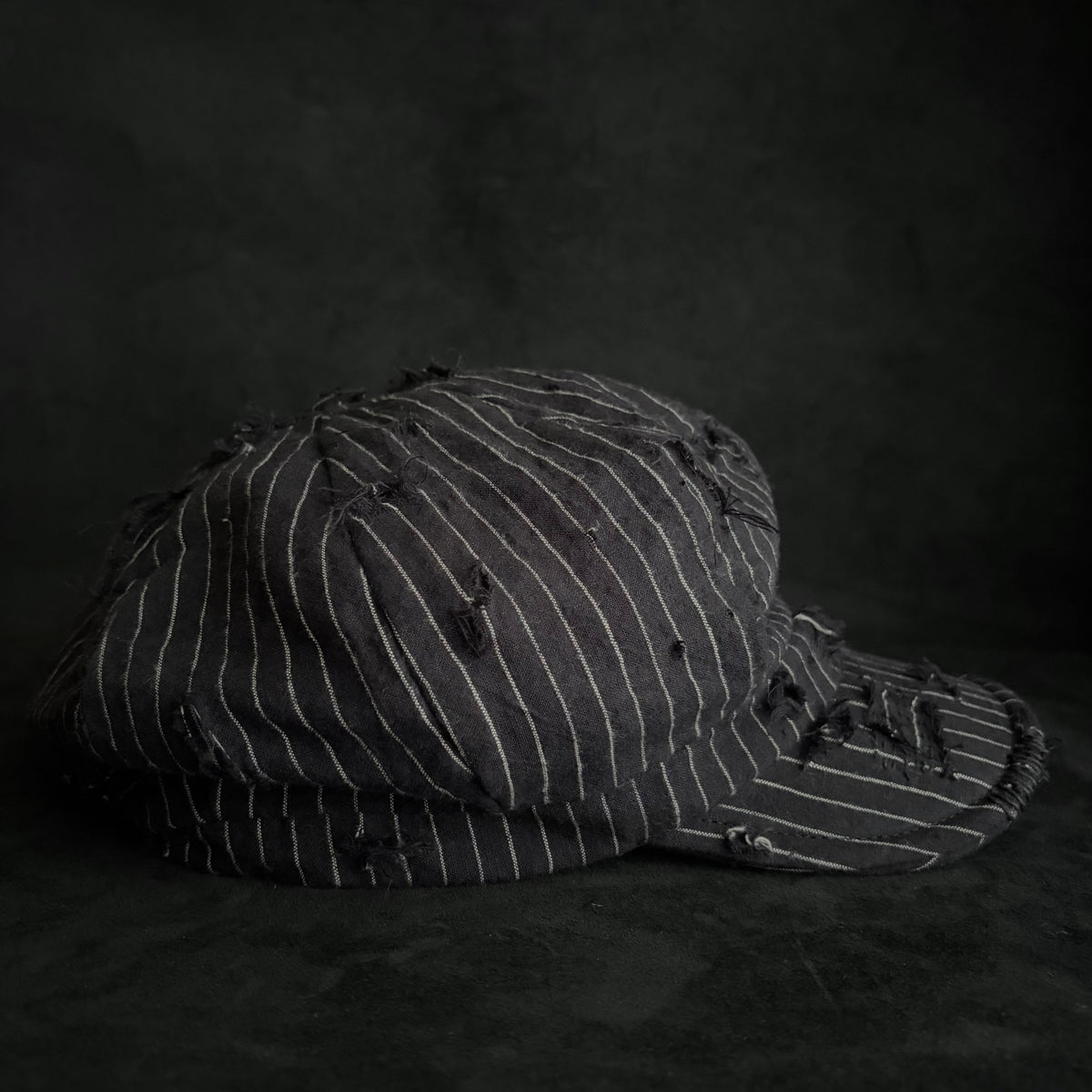 Yarn-dyed stripe damage casquette