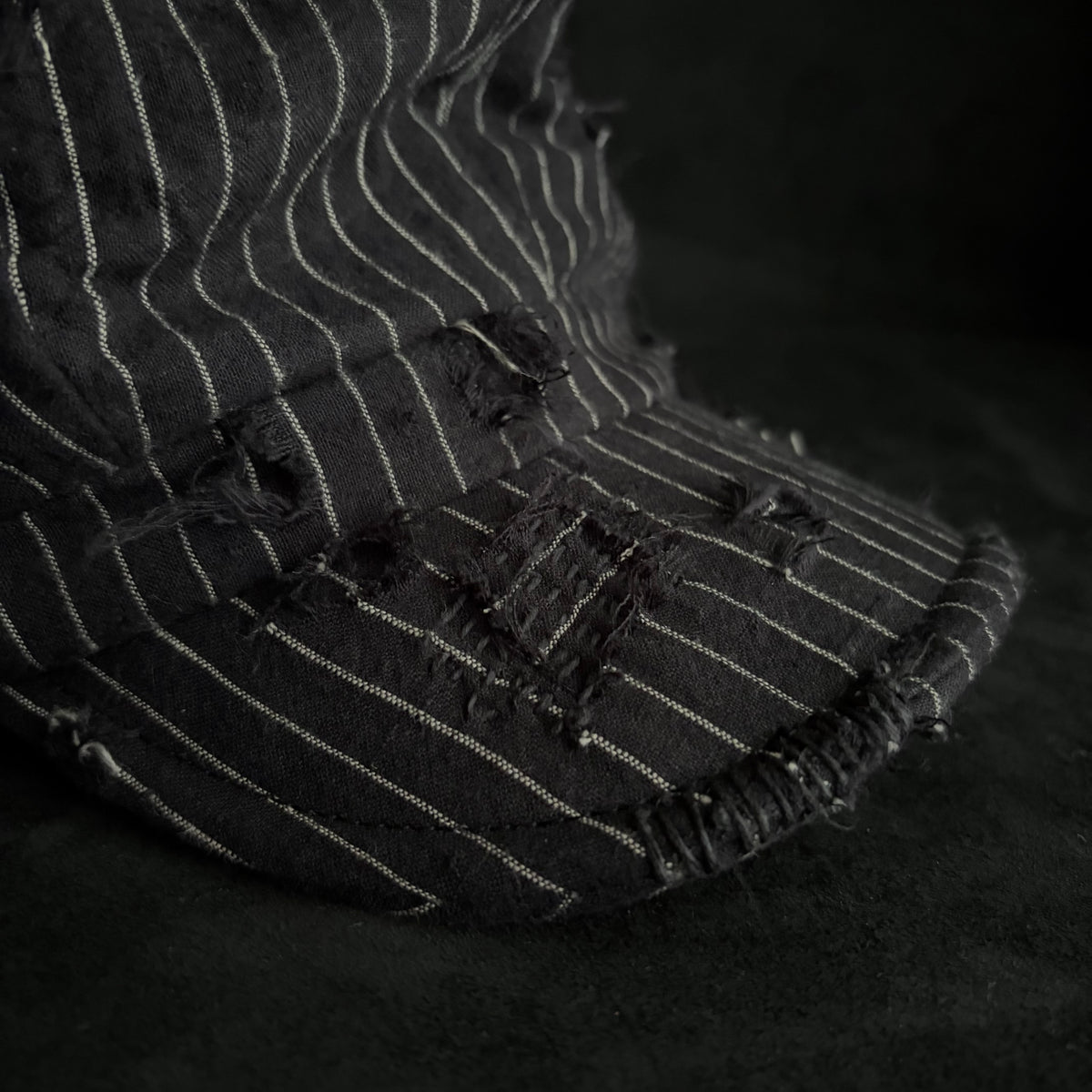 Yarn-dyed stripe damage casquette