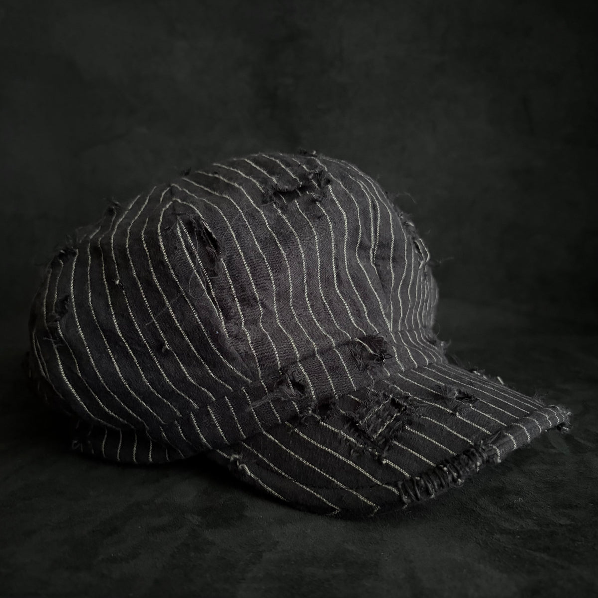 Yarn-dyed stripe damage casquette
