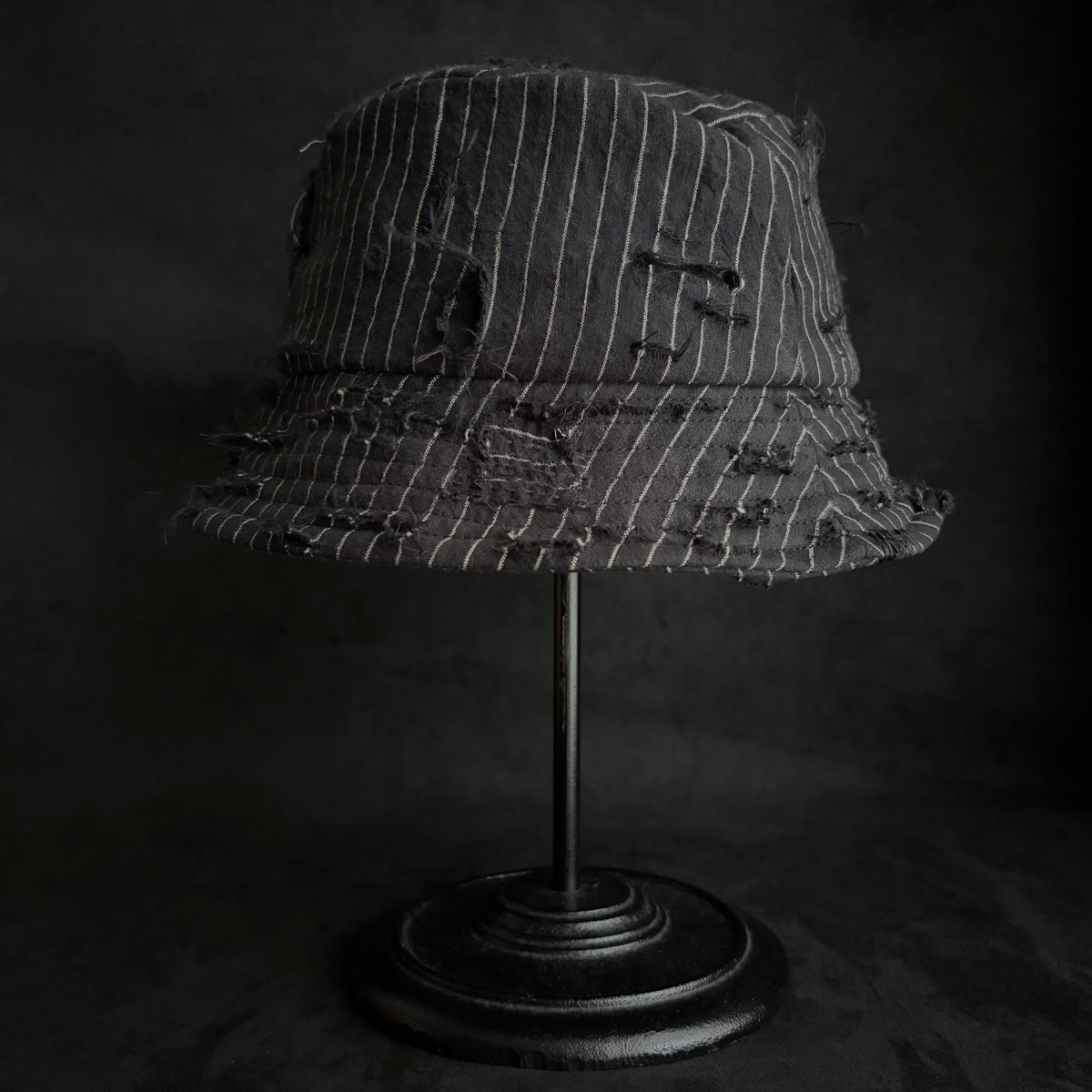 Yarn-dyed stripe damage bucket hat