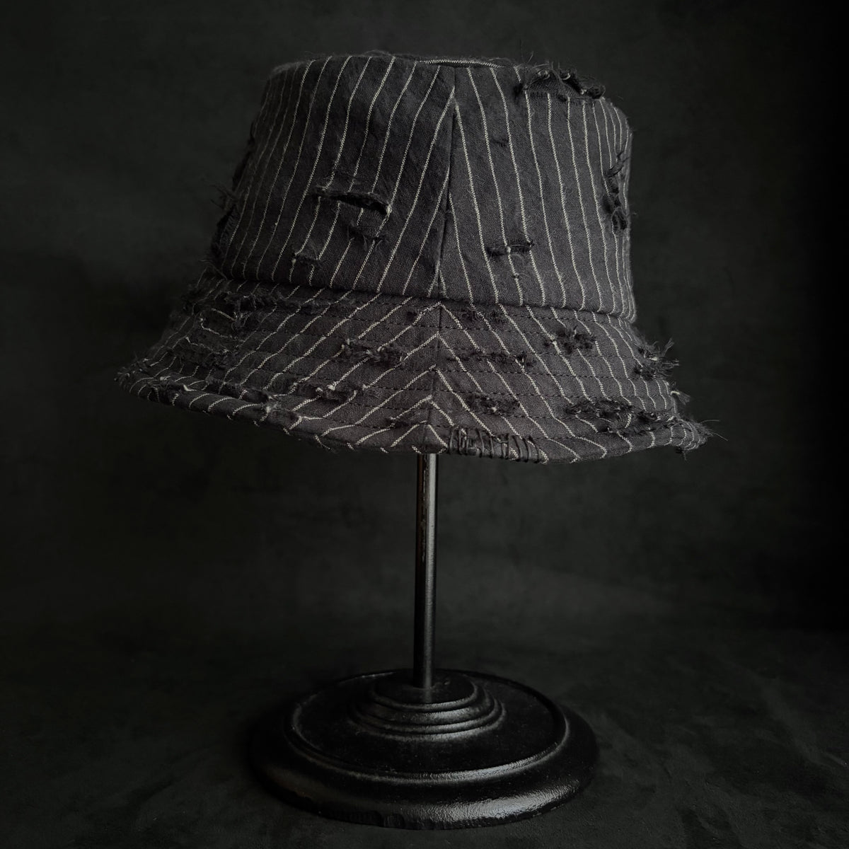 Yarn-dyed stripe damage bucket hat