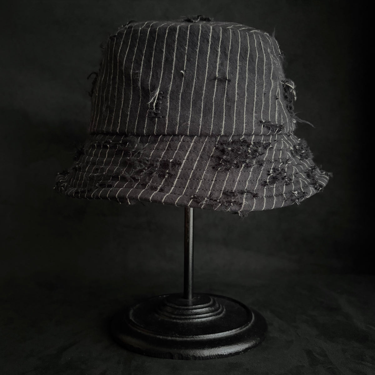 Yarn-dyed stripe damage bucket hat