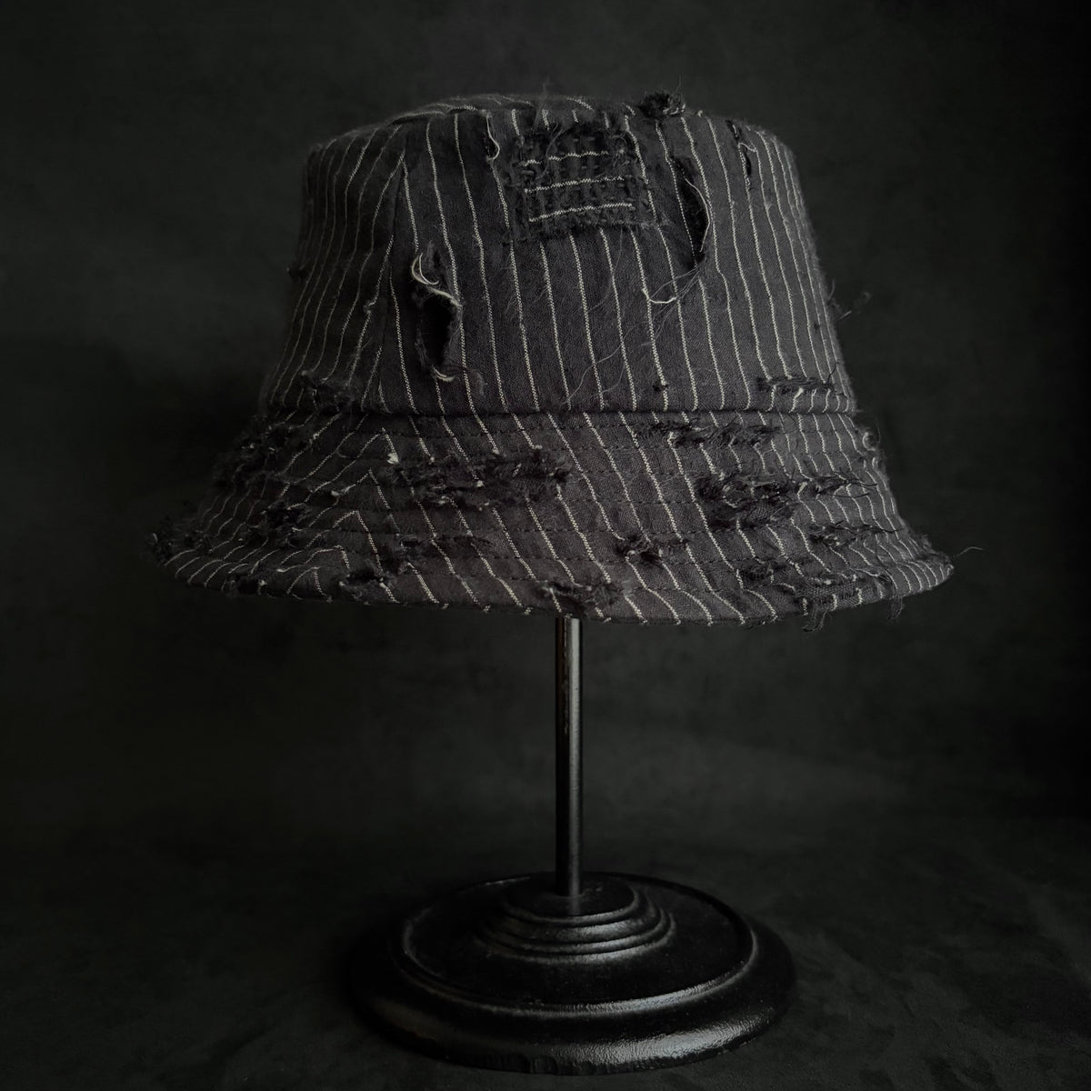 Yarn-dyed stripe damage bucket hat