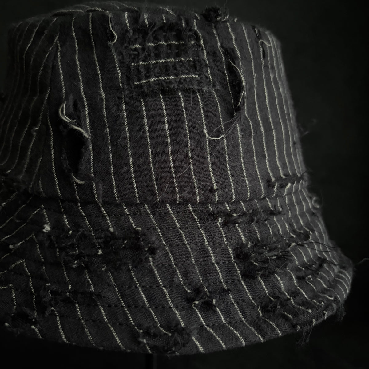 Yarn-dyed stripe damage bucket hat