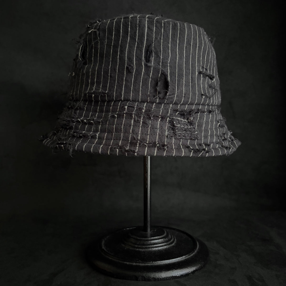 Yarn-dyed stripe damage bucket hat