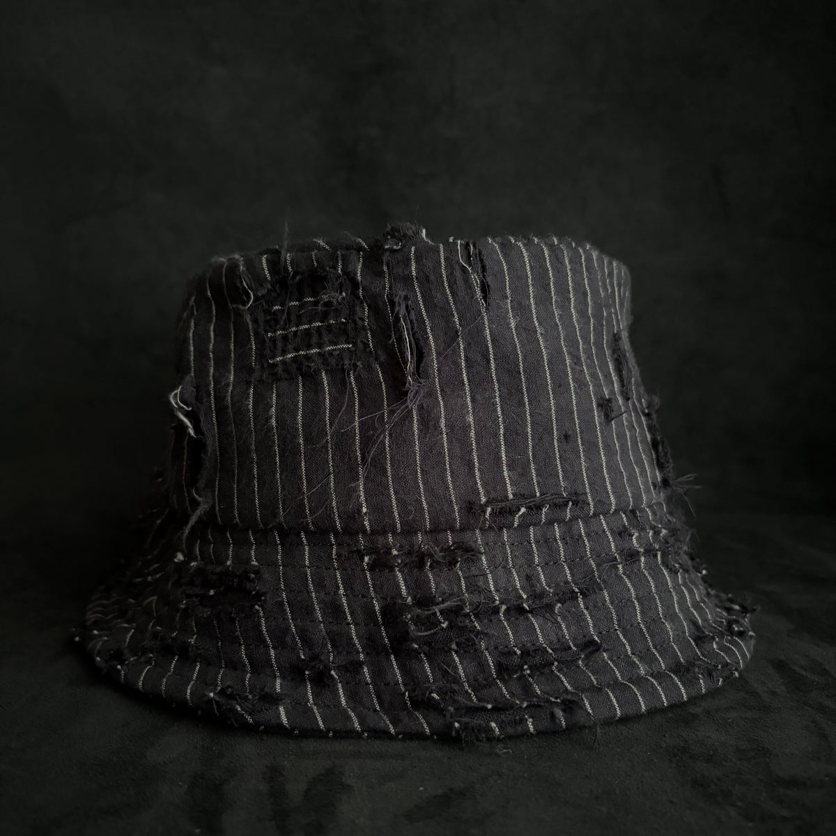Yarn-dyed stripe damage bucket hat
